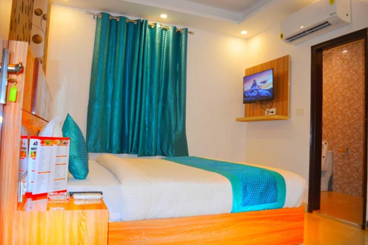 Hotel O Alpha Stay Нью-Делі Екстер'єр фото