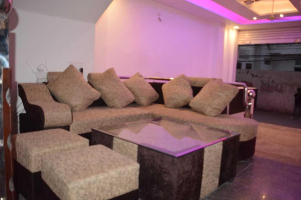 Hotel O Alpha Stay Нью-Делі Екстер'єр фото
