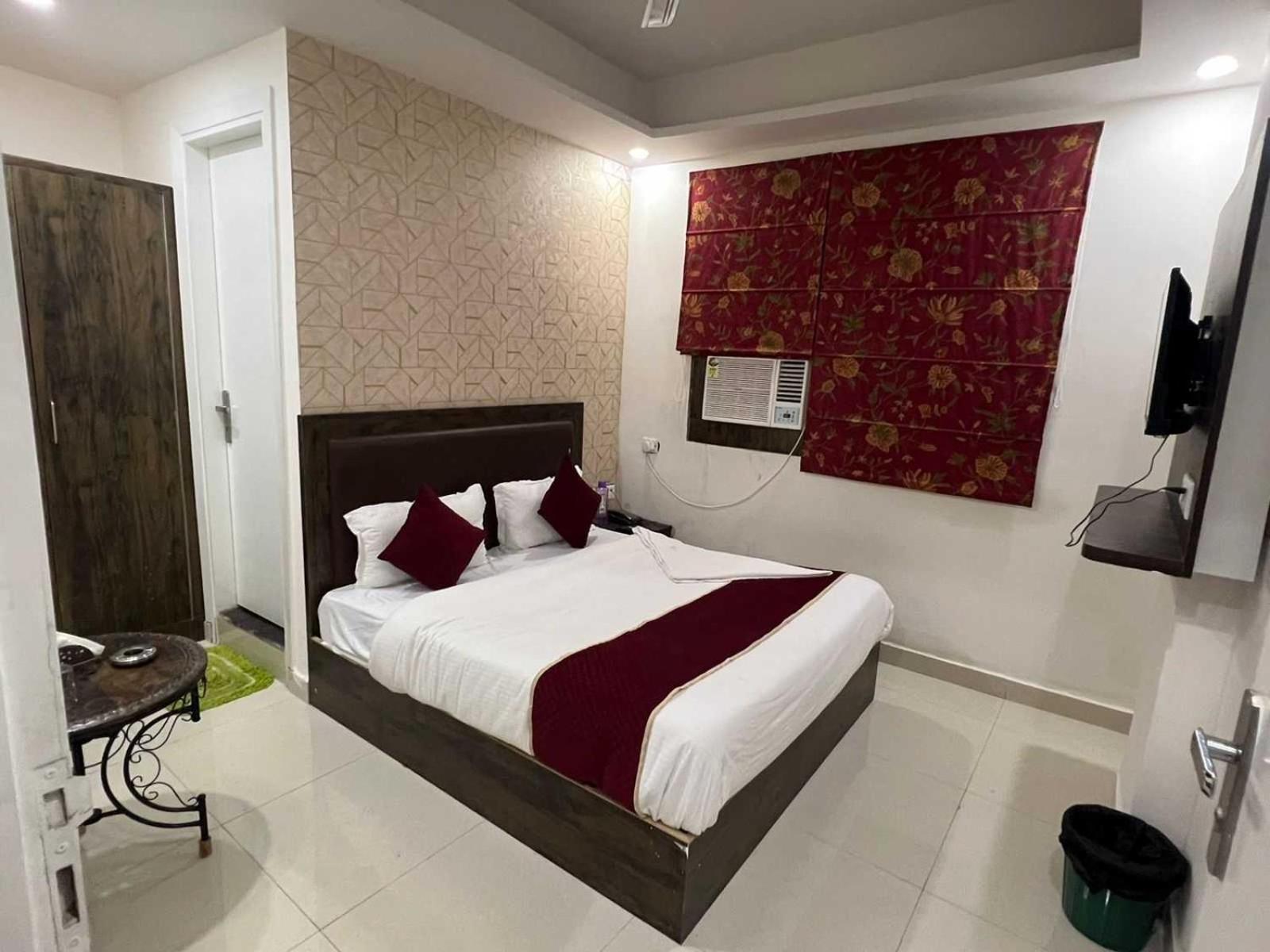 Hotel O Alpha Stay Нью-Делі Екстер'єр фото